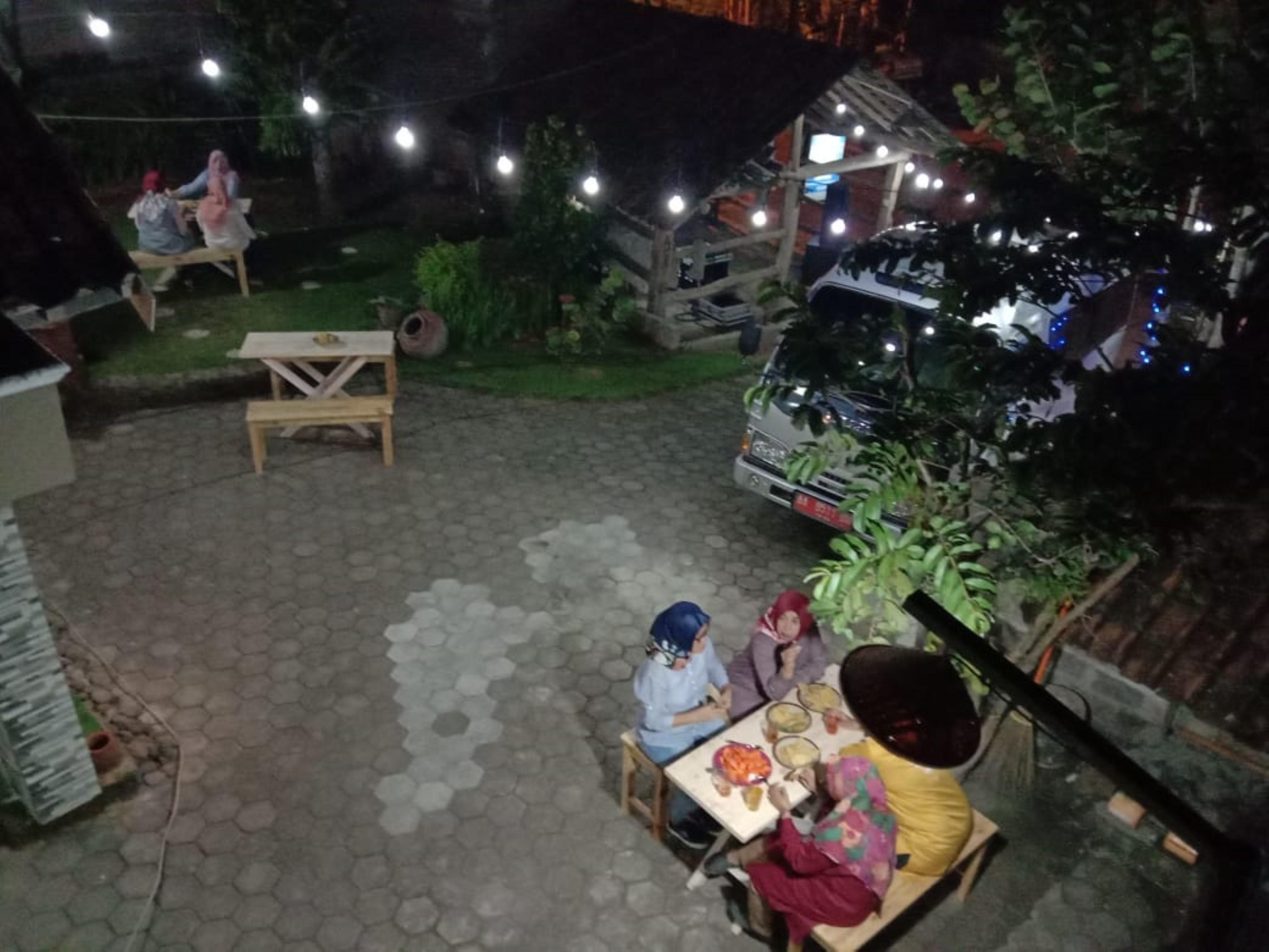 Penginapan Rudi Syariah Bantul Exterior photo